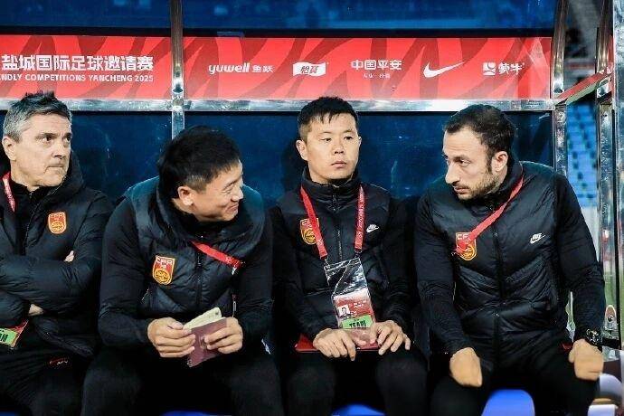 3377官网-金州勇士内部会议纪要流出——赛后再遭质疑，亚冠使命明确，更衣室氛围转暖